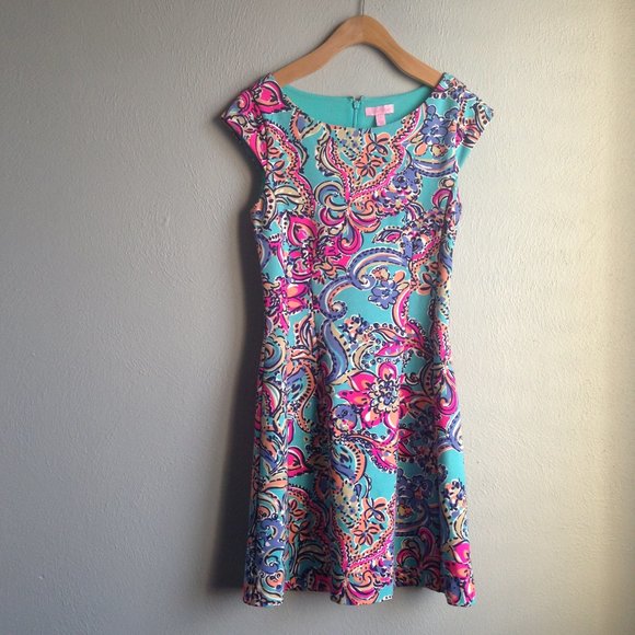 Lilly Pulitzer Dresses & Skirts - Lilly Pulitzer Floral Dress Sz S EUC